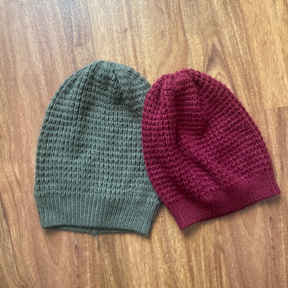 Olive green and maroon/burgundy knit beanie set